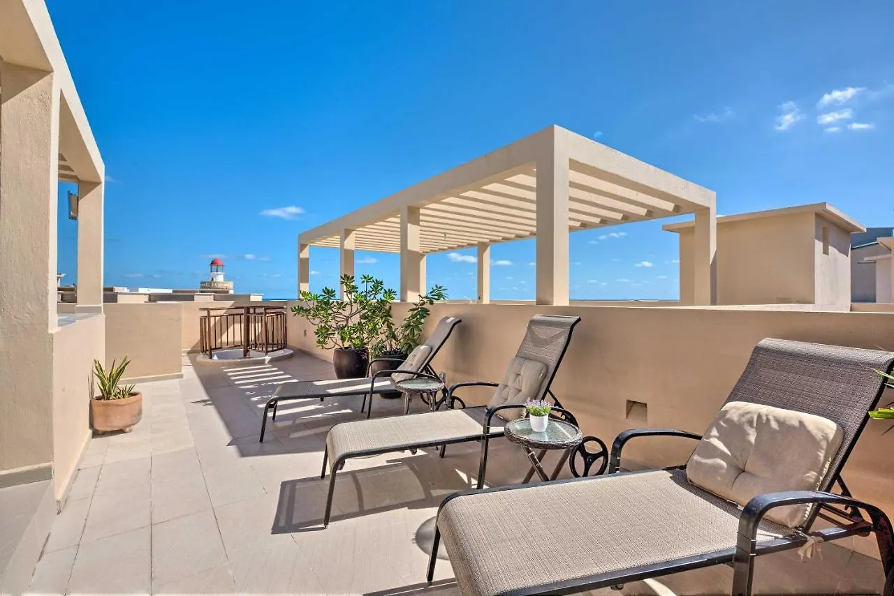 Playa Del Carmen Beachfront Condo With Pool Access! location