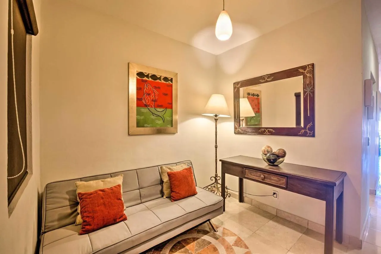Playa Del Carmen Beachfront Condo With Pool Access! Appartamento