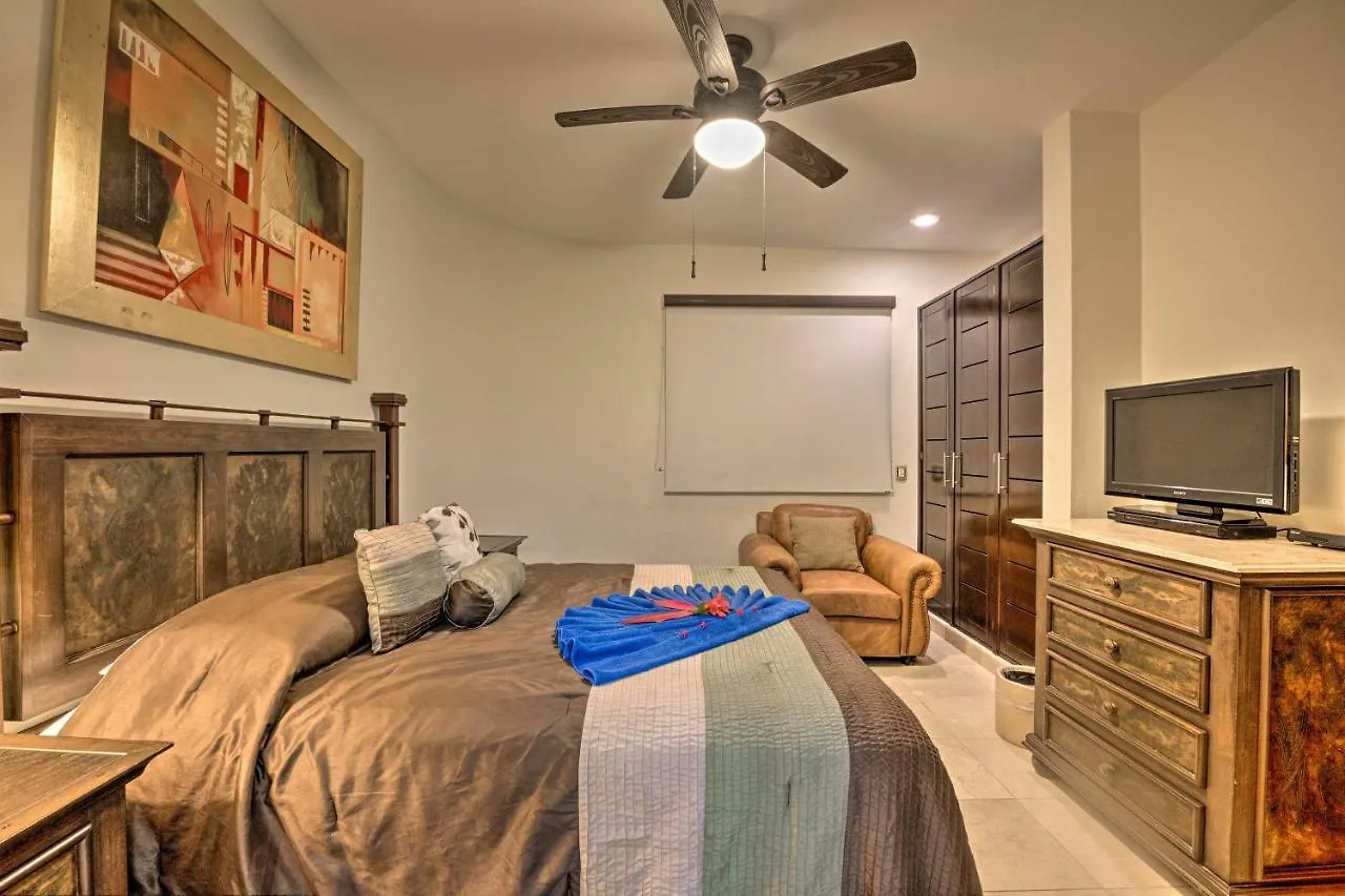Playa Del Carmen Beachfront Condo With Pool Access! 0*, Playa del Carmen Messico